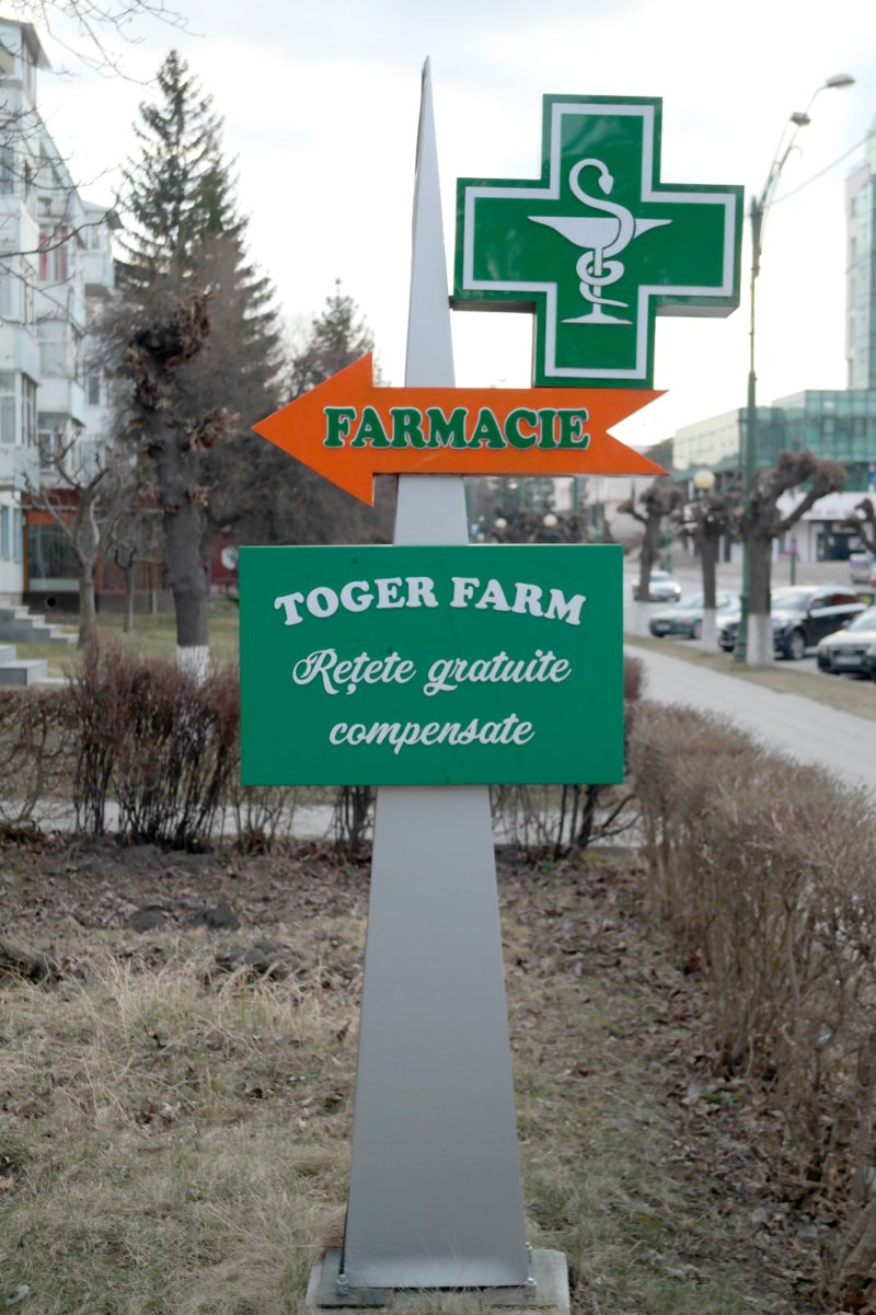 firma-luminoasa-farmacie